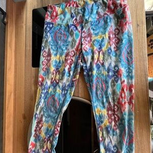 Burton Multicolor Patterned Capri Leggings